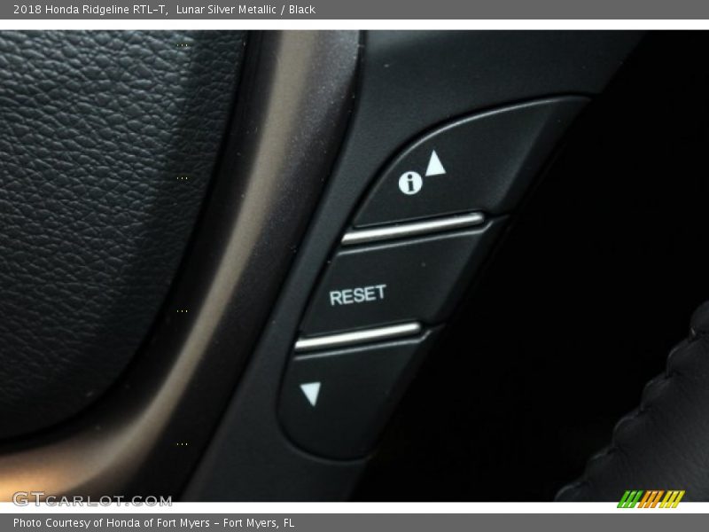 Lunar Silver Metallic / Black 2018 Honda Ridgeline RTL-T