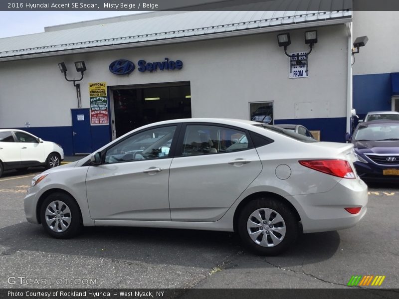 Misty Beige / Beige 2016 Hyundai Accent SE Sedan