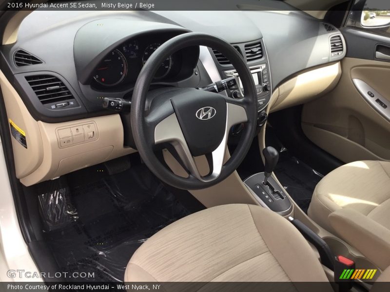 Misty Beige / Beige 2016 Hyundai Accent SE Sedan