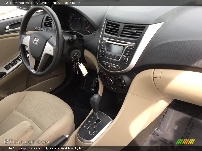 Misty Beige / Beige 2016 Hyundai Accent SE Sedan