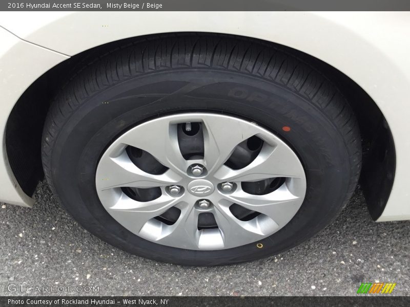 Misty Beige / Beige 2016 Hyundai Accent SE Sedan