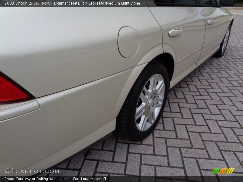 Ivory Parchment Metallic / Espresso/Medium Light Stone 2003 Lincoln LS V8