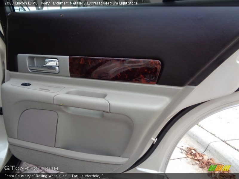 Ivory Parchment Metallic / Espresso/Medium Light Stone 2003 Lincoln LS V8