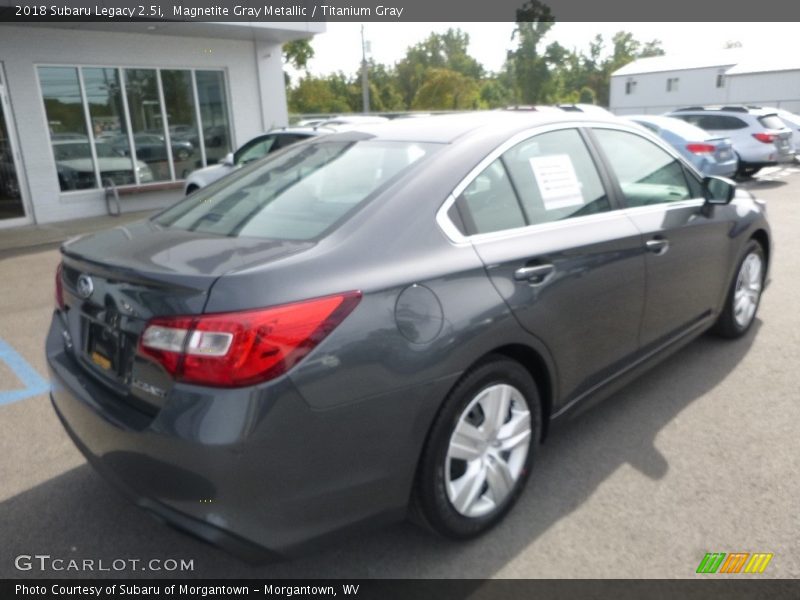 Magnetite Gray Metallic / Titanium Gray 2018 Subaru Legacy 2.5i