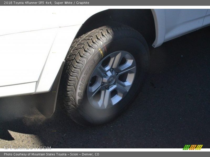 Super White / Graphite 2018 Toyota 4Runner SR5 4x4