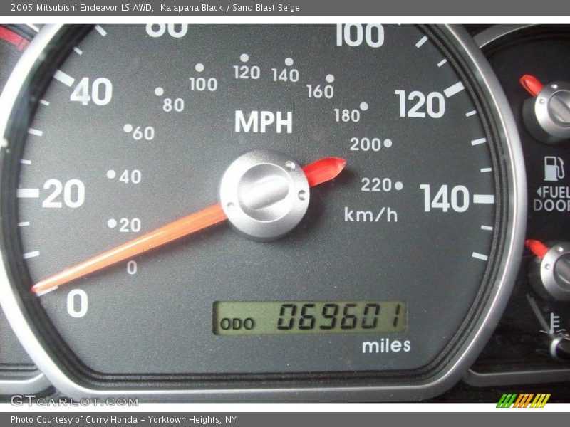 Kalapana Black / Sand Blast Beige 2005 Mitsubishi Endeavor LS AWD