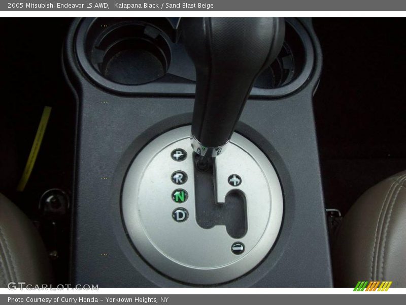 Kalapana Black / Sand Blast Beige 2005 Mitsubishi Endeavor LS AWD
