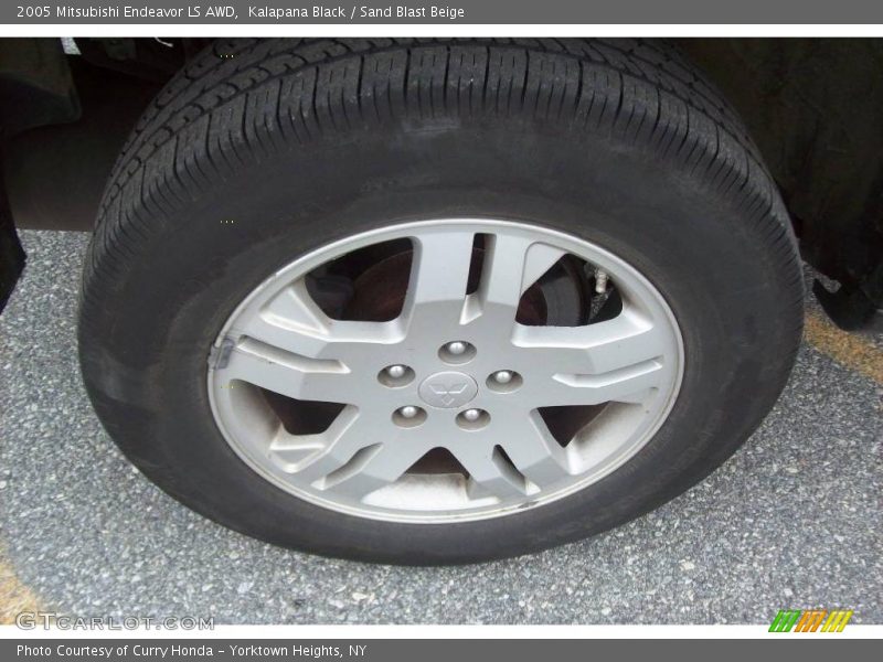 Kalapana Black / Sand Blast Beige 2005 Mitsubishi Endeavor LS AWD