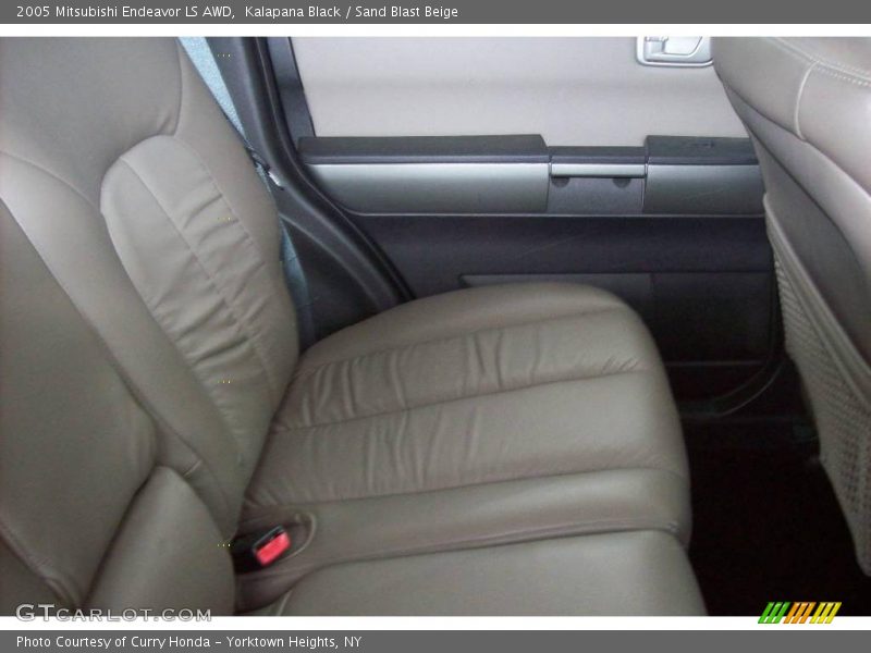 Kalapana Black / Sand Blast Beige 2005 Mitsubishi Endeavor LS AWD