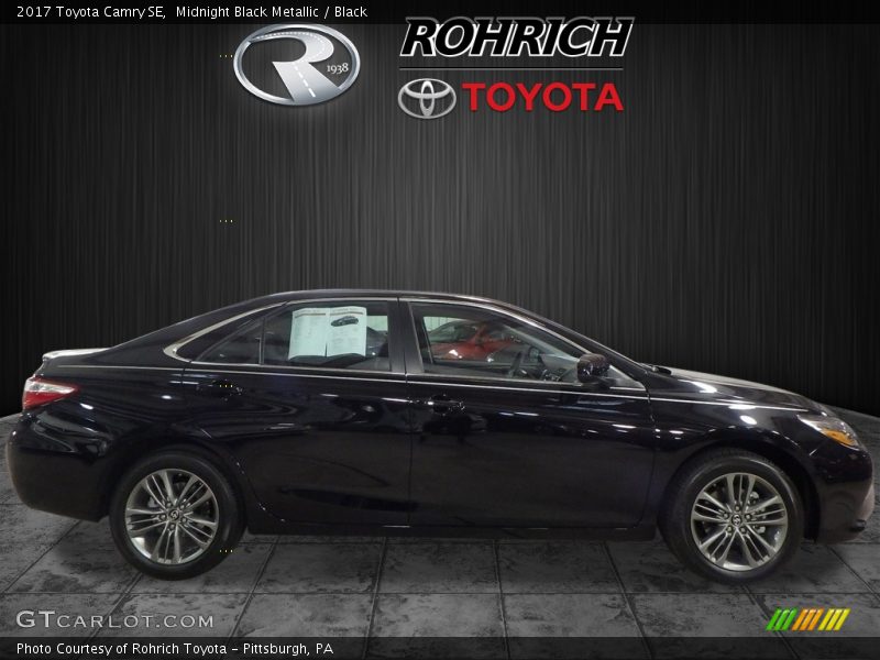 Midnight Black Metallic / Black 2017 Toyota Camry SE
