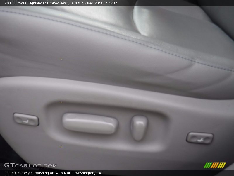 Classic Silver Metallic / Ash 2011 Toyota Highlander Limited 4WD