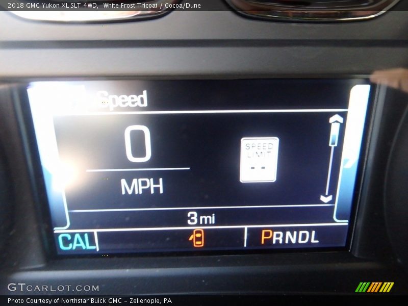 White Frost Tricoat / Cocoa/Dune 2018 GMC Yukon XL SLT 4WD