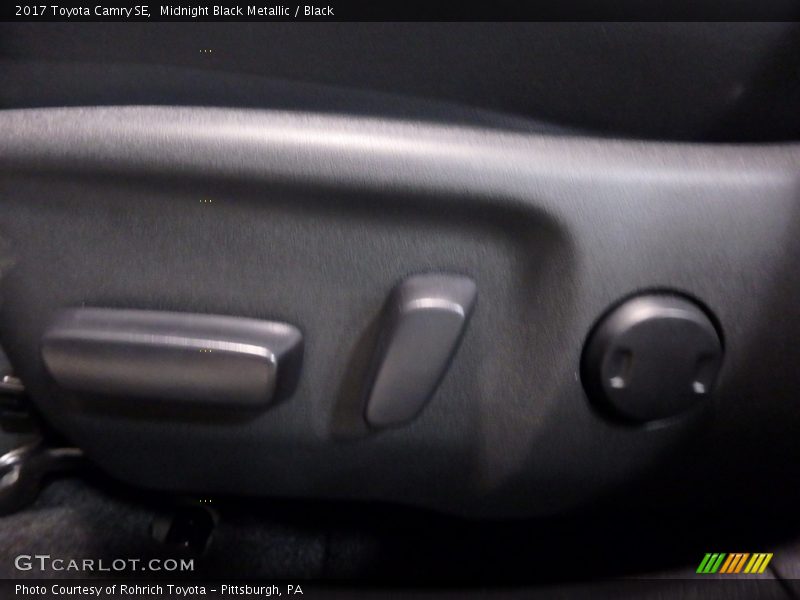Midnight Black Metallic / Black 2017 Toyota Camry SE