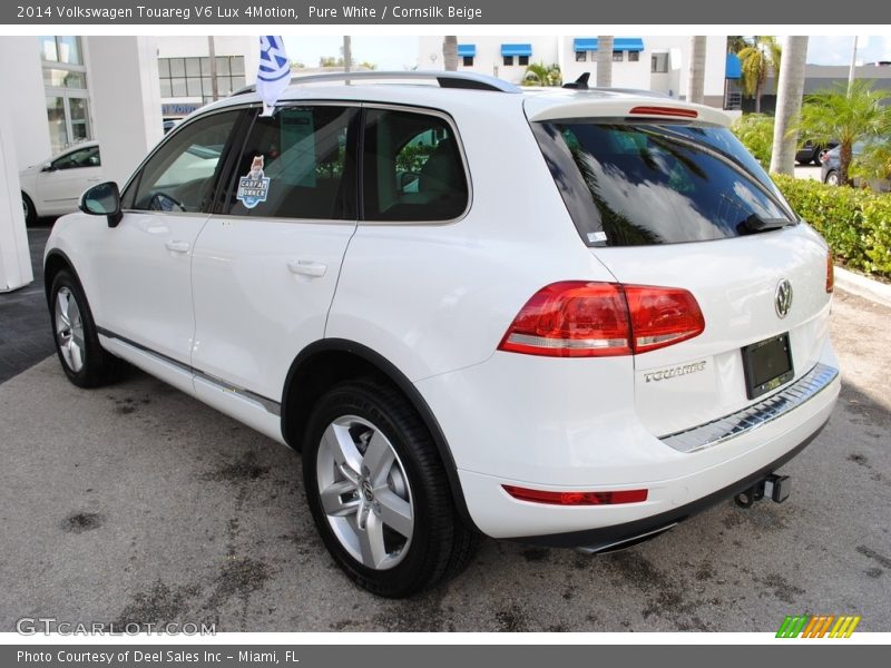 Pure White / Cornsilk Beige 2014 Volkswagen Touareg V6 Lux 4Motion