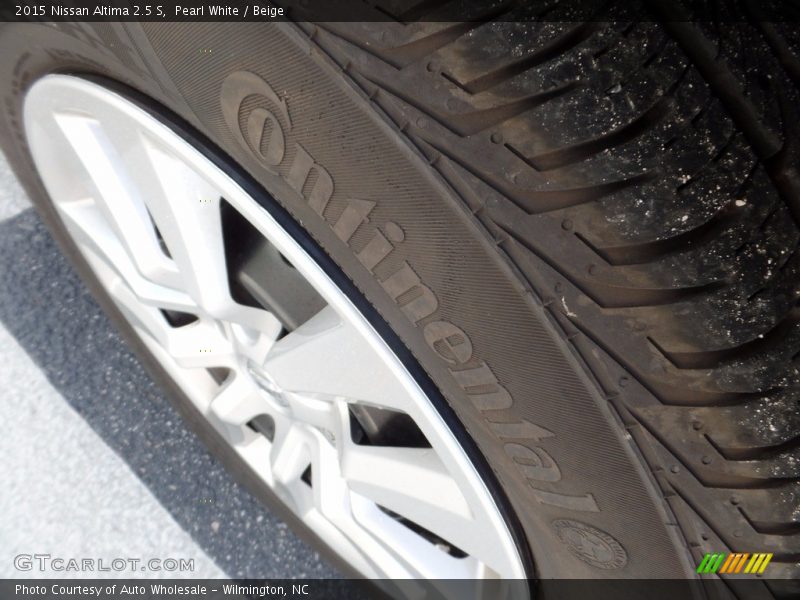 Pearl White / Beige 2015 Nissan Altima 2.5 S