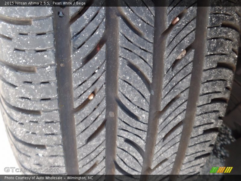 Pearl White / Beige 2015 Nissan Altima 2.5 S