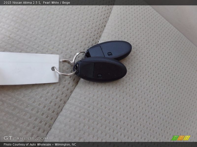 Pearl White / Beige 2015 Nissan Altima 2.5 S