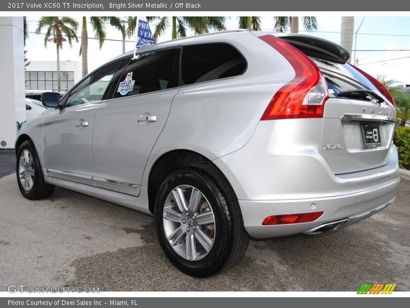 Bright Silver Metallic / Off Black 2017 Volvo XC60 T5 Inscription