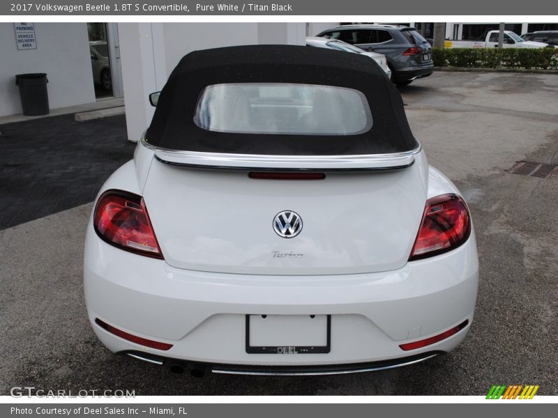 Pure White / Titan Black 2017 Volkswagen Beetle 1.8T S Convertible