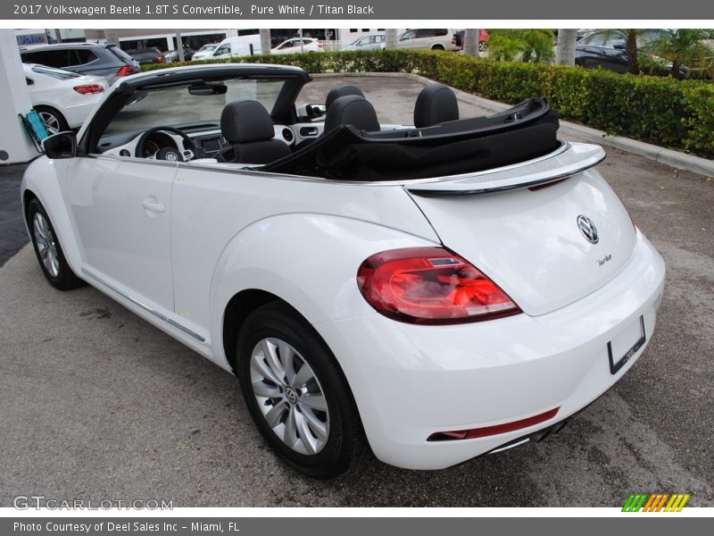 Pure White / Titan Black 2017 Volkswagen Beetle 1.8T S Convertible