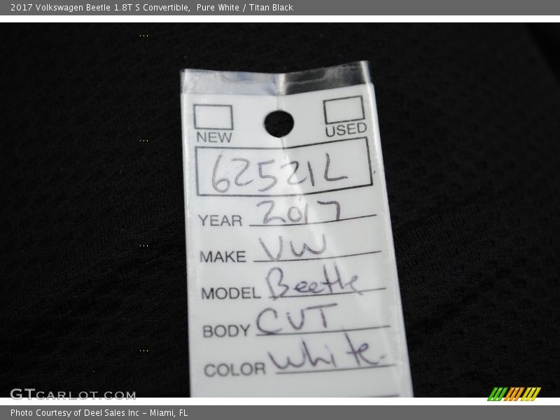 Pure White / Titan Black 2017 Volkswagen Beetle 1.8T S Convertible