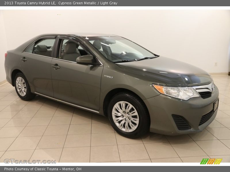 Cypress Green Metallic / Light Gray 2013 Toyota Camry Hybrid LE