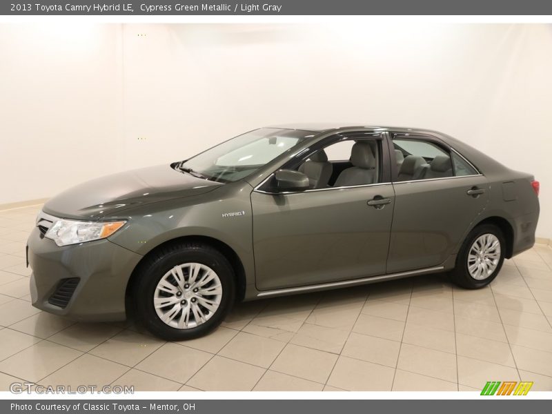 Cypress Green Metallic / Light Gray 2013 Toyota Camry Hybrid LE