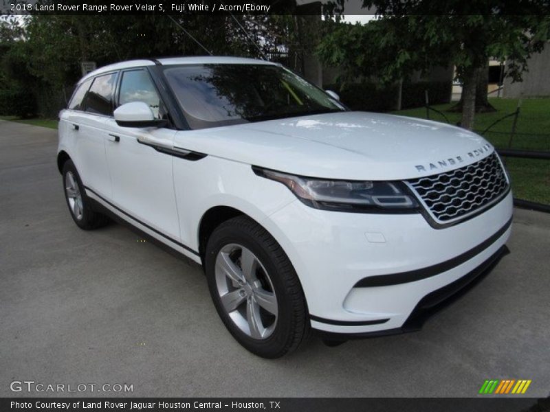 Front 3/4 View of 2018 Range Rover Velar S