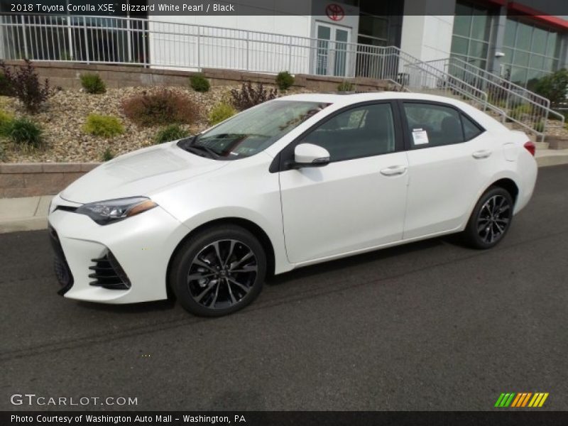 Front 3/4 View of 2018 Corolla XSE