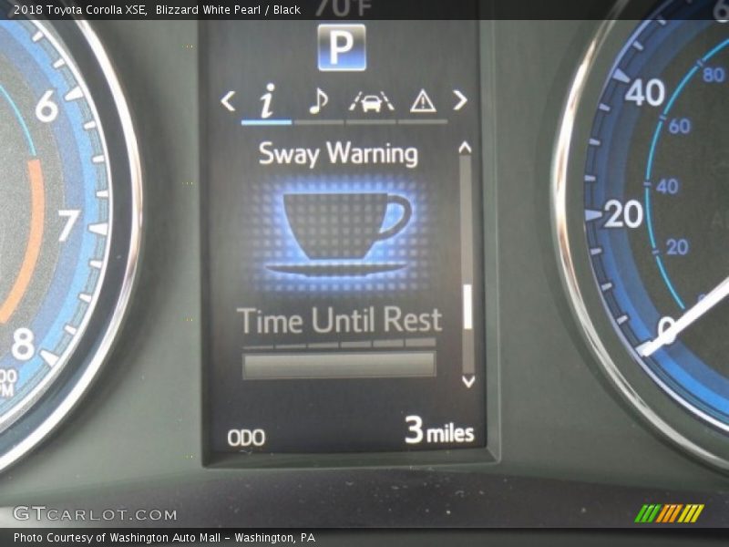 Blizzard White Pearl / Black 2018 Toyota Corolla XSE