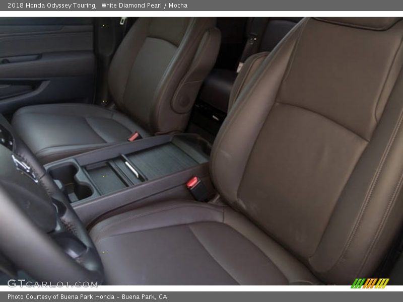 White Diamond Pearl / Mocha 2018 Honda Odyssey Touring