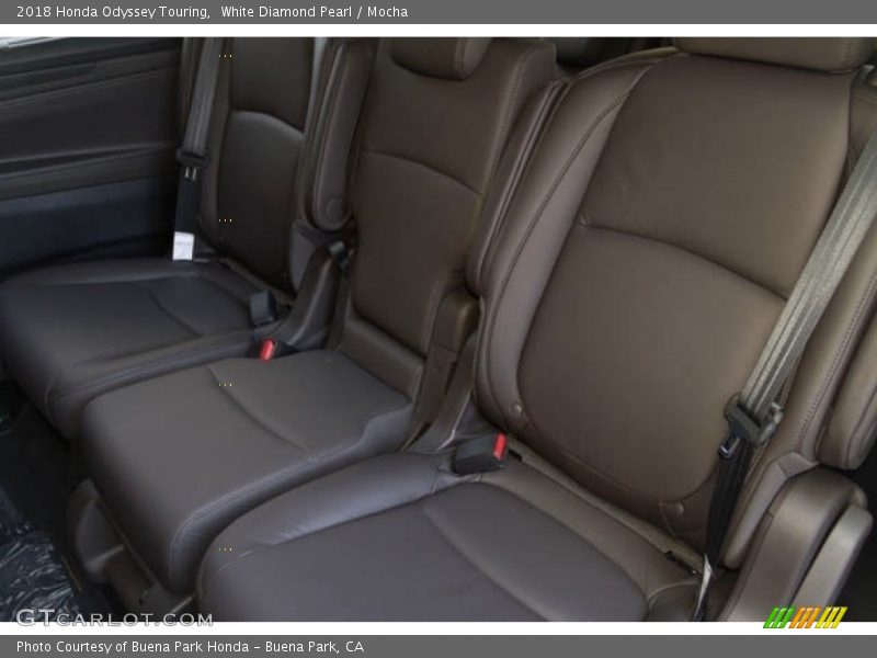 White Diamond Pearl / Mocha 2018 Honda Odyssey Touring