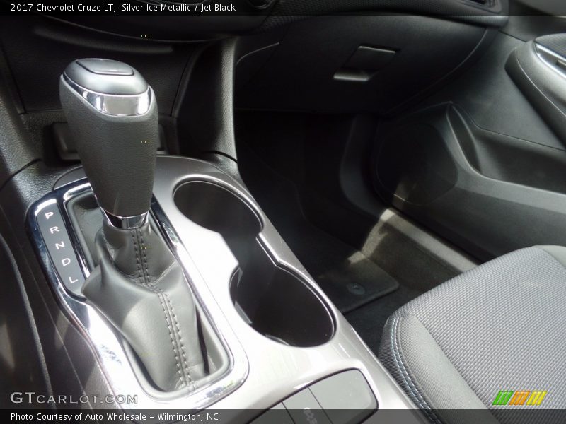 Silver Ice Metallic / Jet Black 2017 Chevrolet Cruze LT