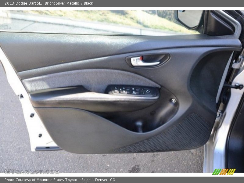 Bright Silver Metallic / Black 2013 Dodge Dart SE
