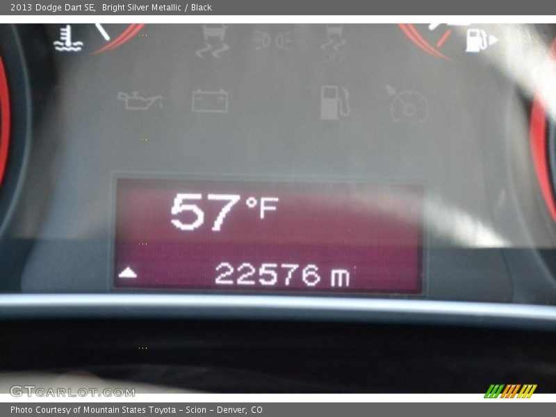 Bright Silver Metallic / Black 2013 Dodge Dart SE