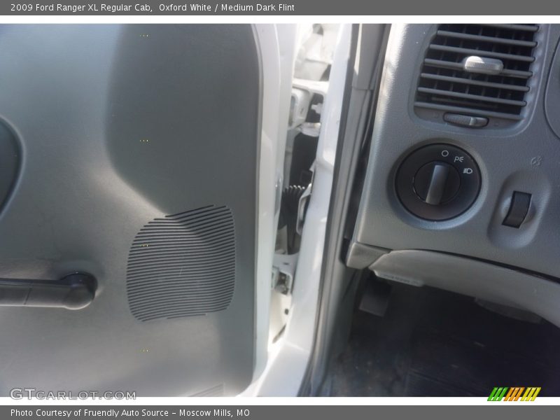 Oxford White / Medium Dark Flint 2009 Ford Ranger XL Regular Cab
