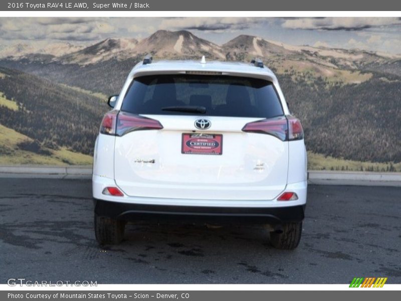 Super White / Black 2016 Toyota RAV4 LE AWD