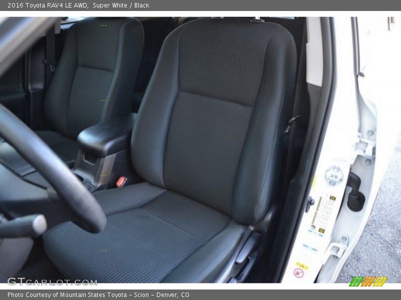 Super White / Black 2016 Toyota RAV4 LE AWD