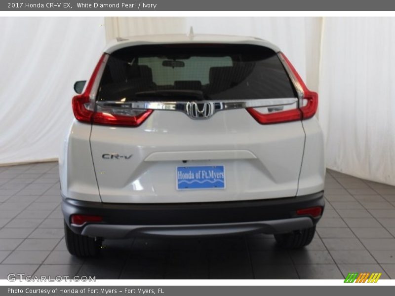 White Diamond Pearl / Ivory 2017 Honda CR-V EX