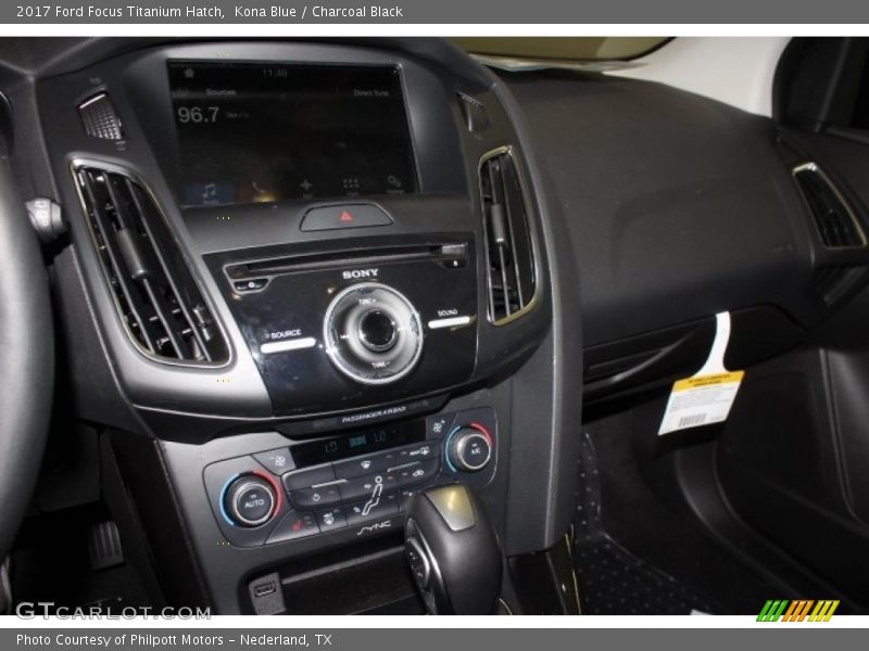 Kona Blue / Charcoal Black 2017 Ford Focus Titanium Hatch