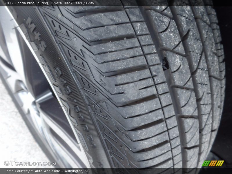 Crystal Black Pearl / Gray 2017 Honda Pilot Touring