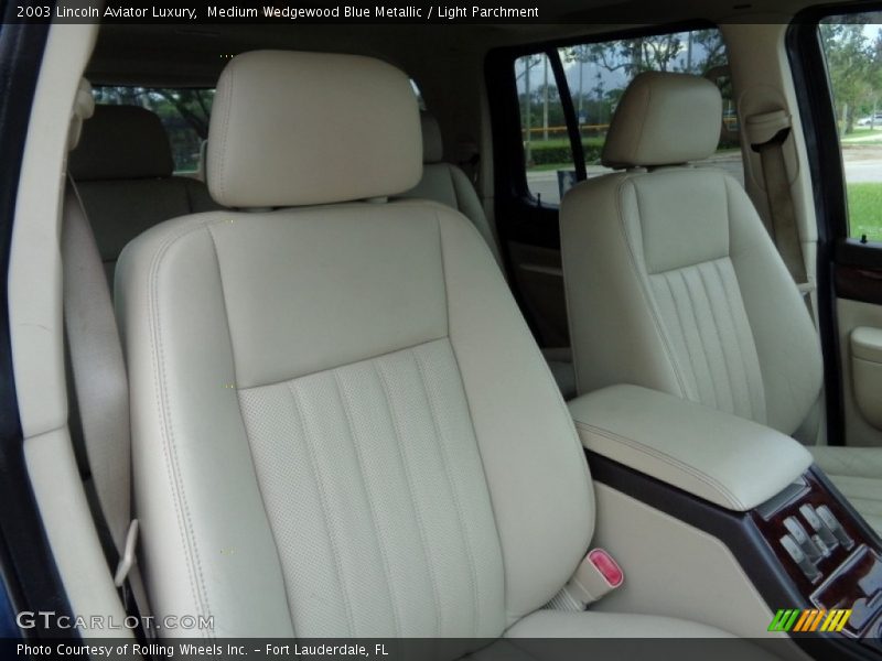 Medium Wedgewood Blue Metallic / Light Parchment 2003 Lincoln Aviator Luxury
