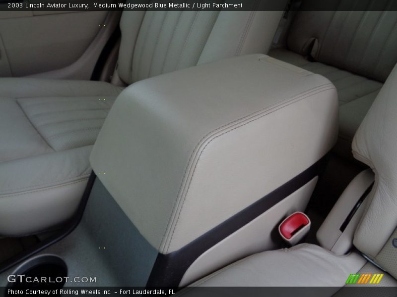 Medium Wedgewood Blue Metallic / Light Parchment 2003 Lincoln Aviator Luxury