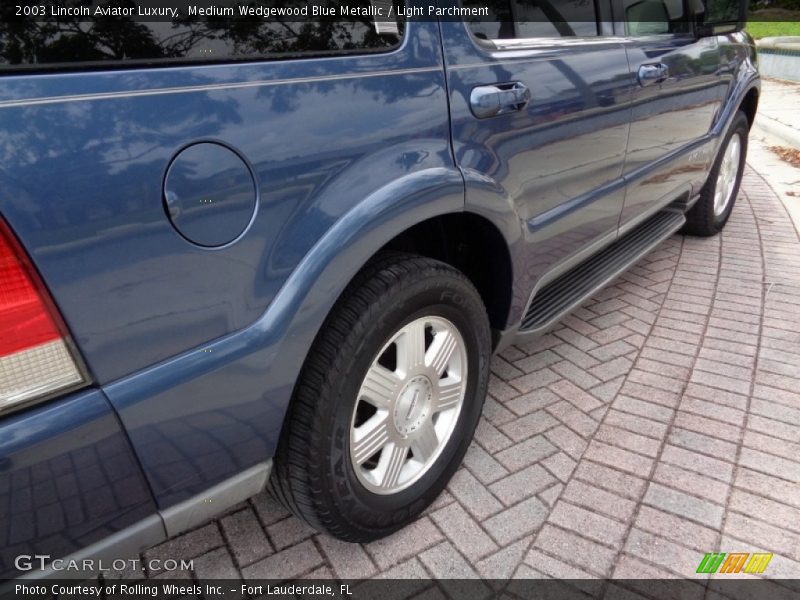 Medium Wedgewood Blue Metallic / Light Parchment 2003 Lincoln Aviator Luxury