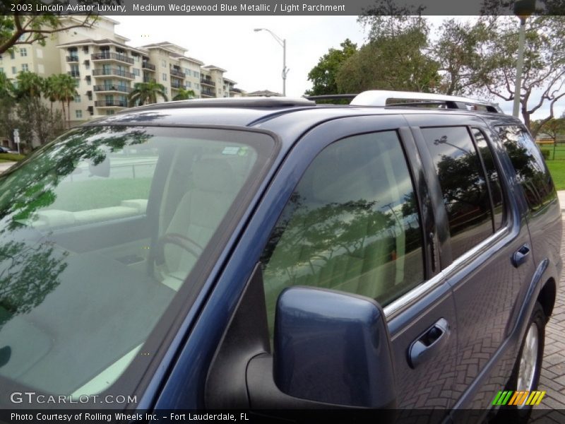 Medium Wedgewood Blue Metallic / Light Parchment 2003 Lincoln Aviator Luxury