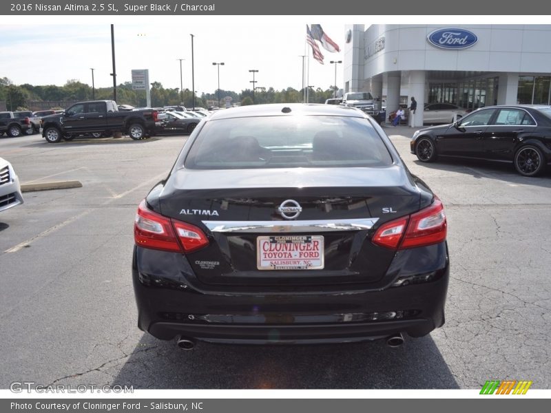 Super Black / Charcoal 2016 Nissan Altima 2.5 SL