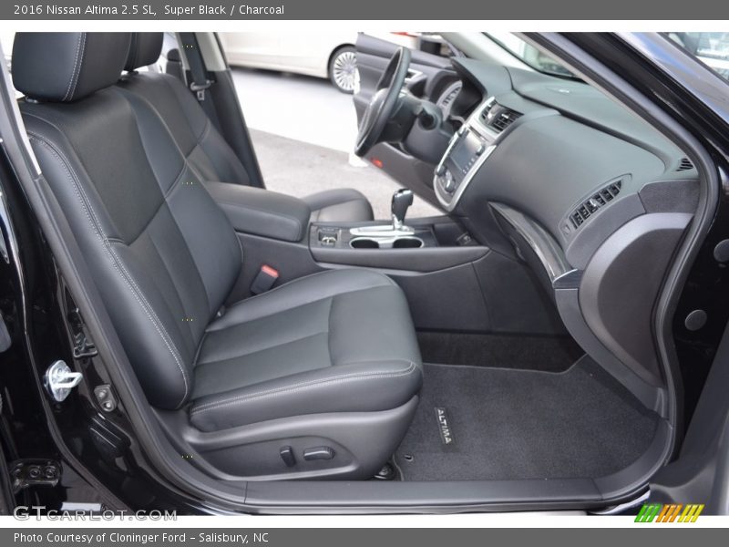 Super Black / Charcoal 2016 Nissan Altima 2.5 SL
