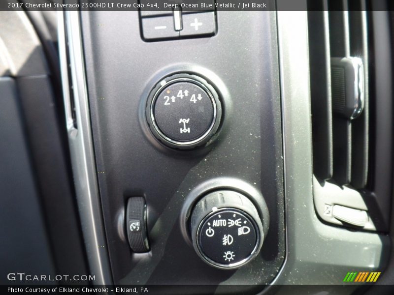 Deep Ocean Blue Metallic / Jet Black 2017 Chevrolet Silverado 2500HD LT Crew Cab 4x4