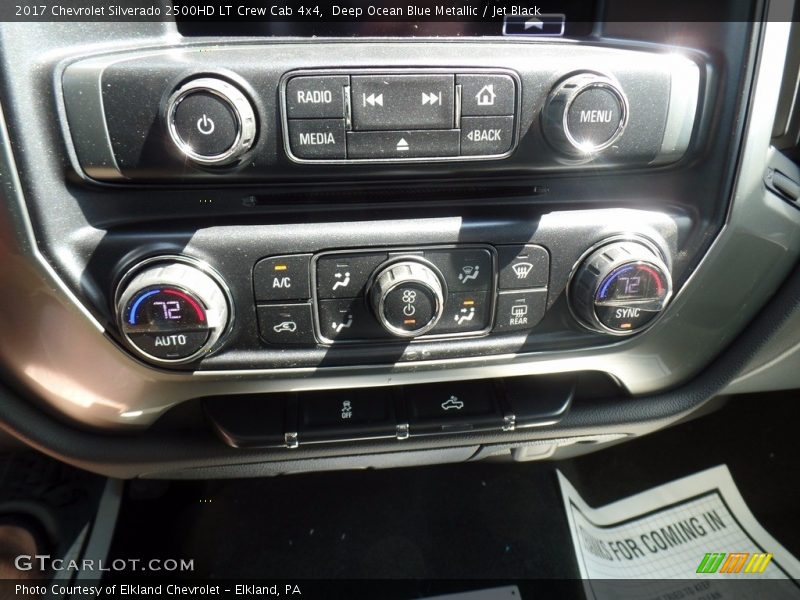 Deep Ocean Blue Metallic / Jet Black 2017 Chevrolet Silverado 2500HD LT Crew Cab 4x4