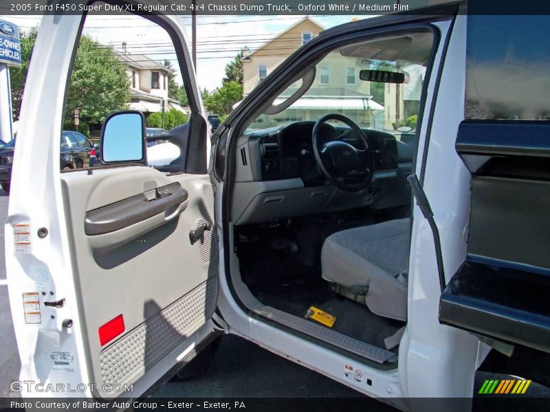 Oxford White / Medium Flint 2005 Ford F450 Super Duty XL Regular Cab 4x4 Chassis Dump Truck